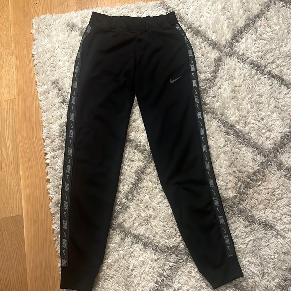 nike joggers/sweats